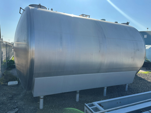 5,000 gallon stainless steel tank